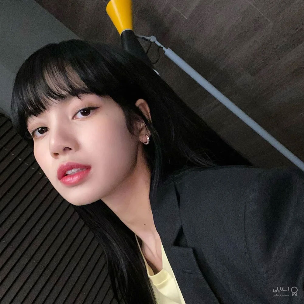 لیسا بلک پینک موهای چتری