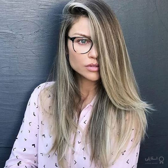 رنگ بلوند دودی طلایی با پایه صورتی کمرنگ