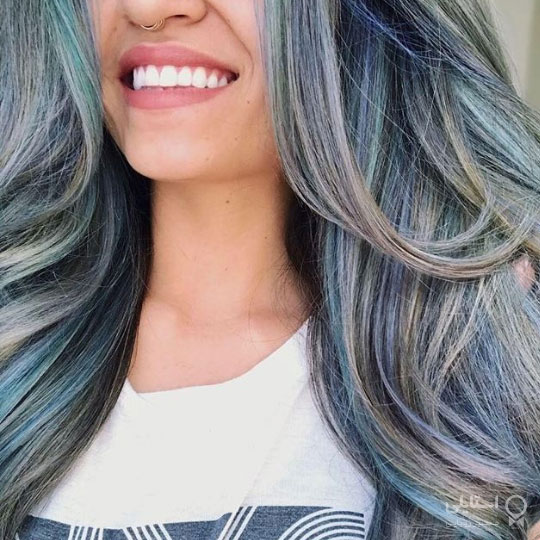 رنگ موی خاکستری و آبی 