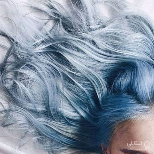 رنگ موی نقره‌ای و آبی روشن