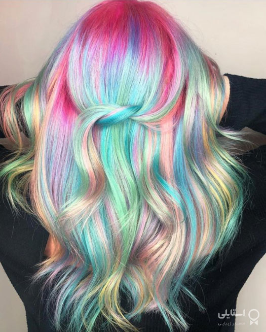 مدل رنگ موی هولوگرافیکی که باعث می شود ظاهری رنگین کمانی داشته باشید  -مدل ریشه های روشن و درخشان