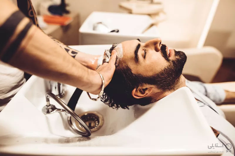 هنگام شامپو کردن پوست سر را ماساژ دهید