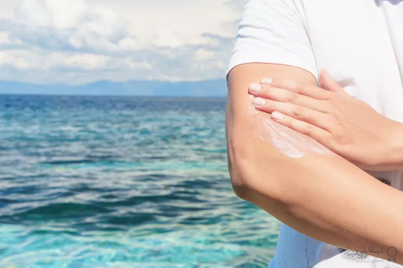  از ضدآفتاب روی پوست سر خود استفاده کنید