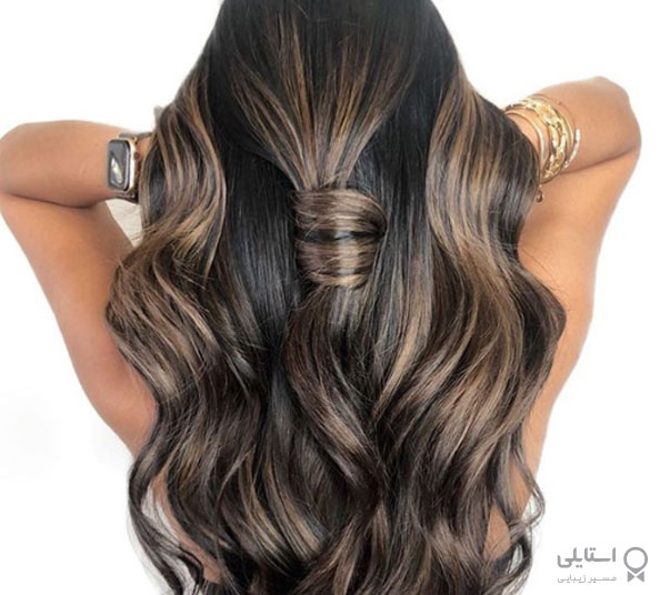 رنگ موی قهوه‌ای عقیقی با هایلایت‌های طلایی